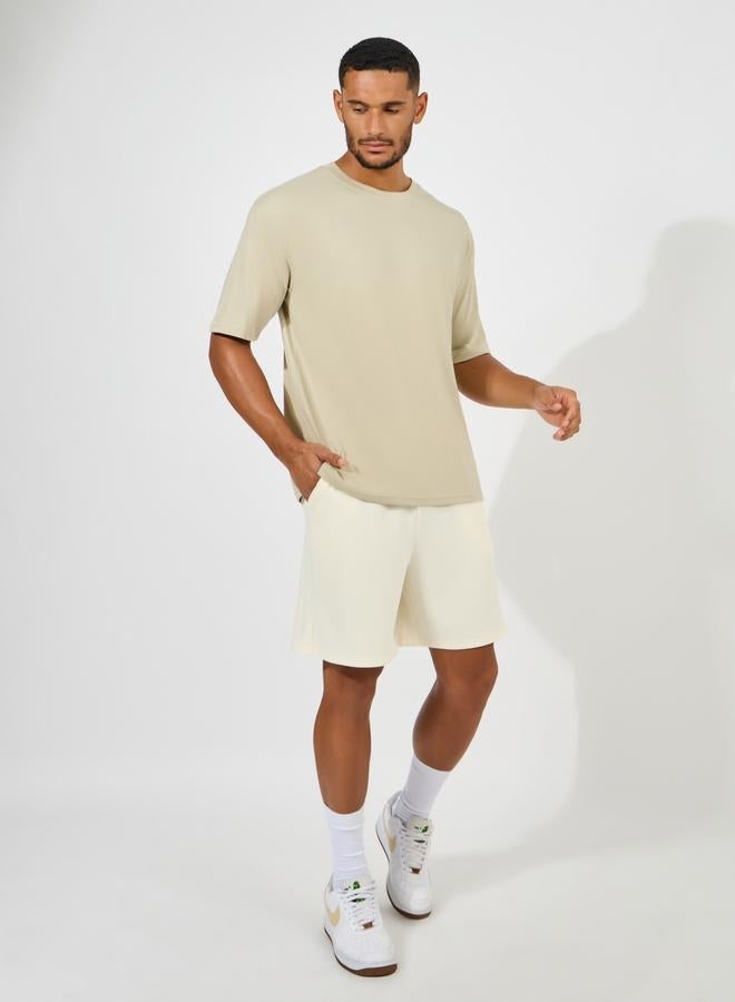 ستايلي تيشيرت أوفر سايز بطبعة جرافيك خلفية - Image 3